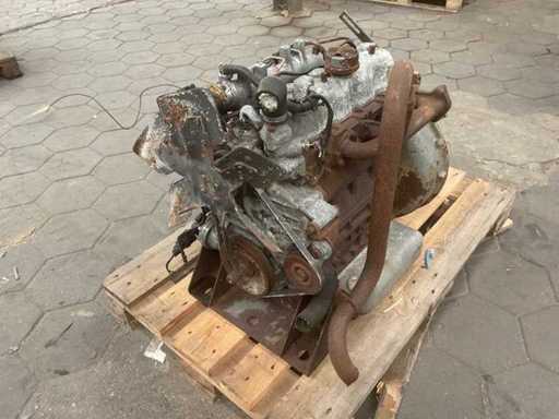 Kubota V1902 Motor