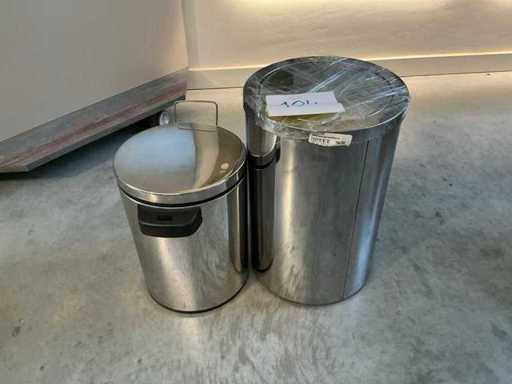 Waste bin (2x)