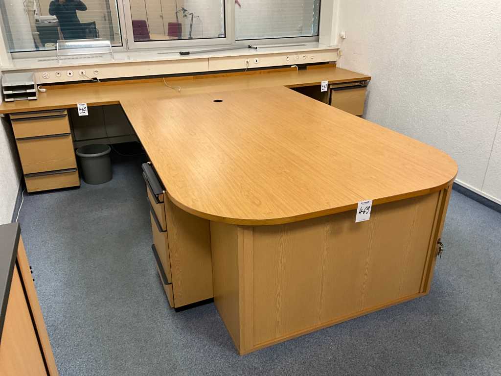 Double desk with transverse table
