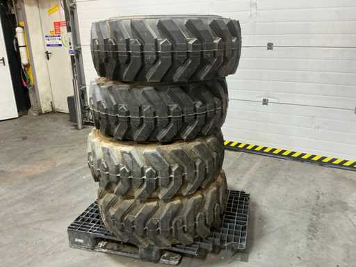 Armore 14-17.5 Tire, wheel and rim