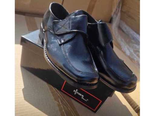 Set of 12 pairs of shoes all in children's boxes from 29 to 37 mix of size 060