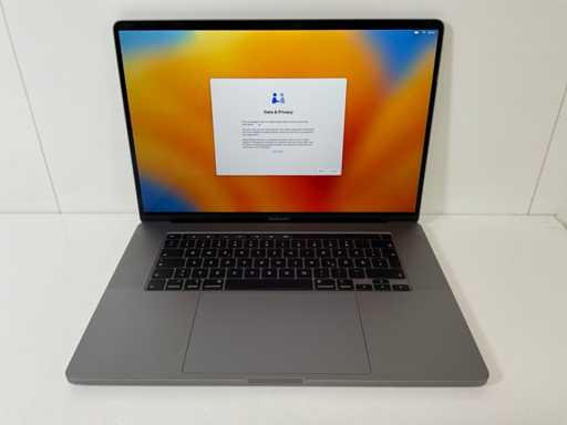 Apple MacBook Pro 16", Core(TM) i7 9ª generazione, 16 GB di RAM, 1 TB NVMe AMD Radeon RX Pro 5500M 4GB