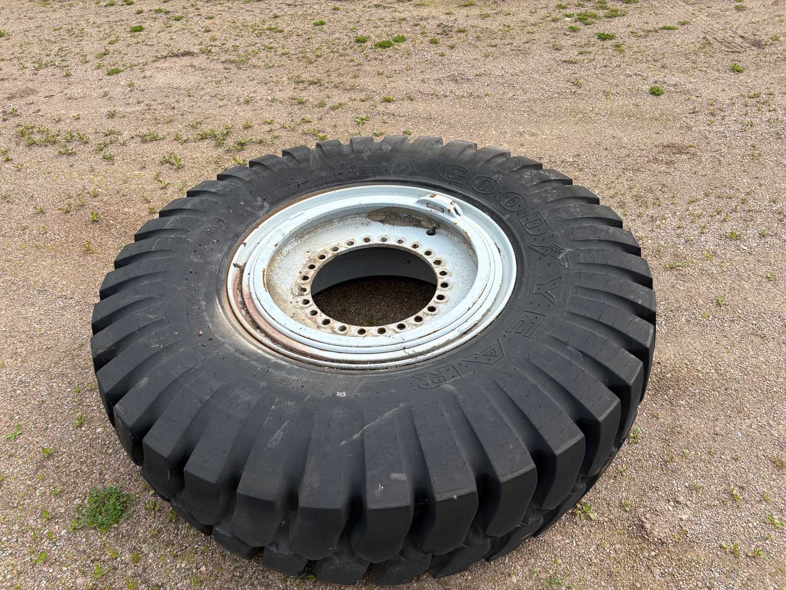 Däck Goodyear 18.00 R33 1st