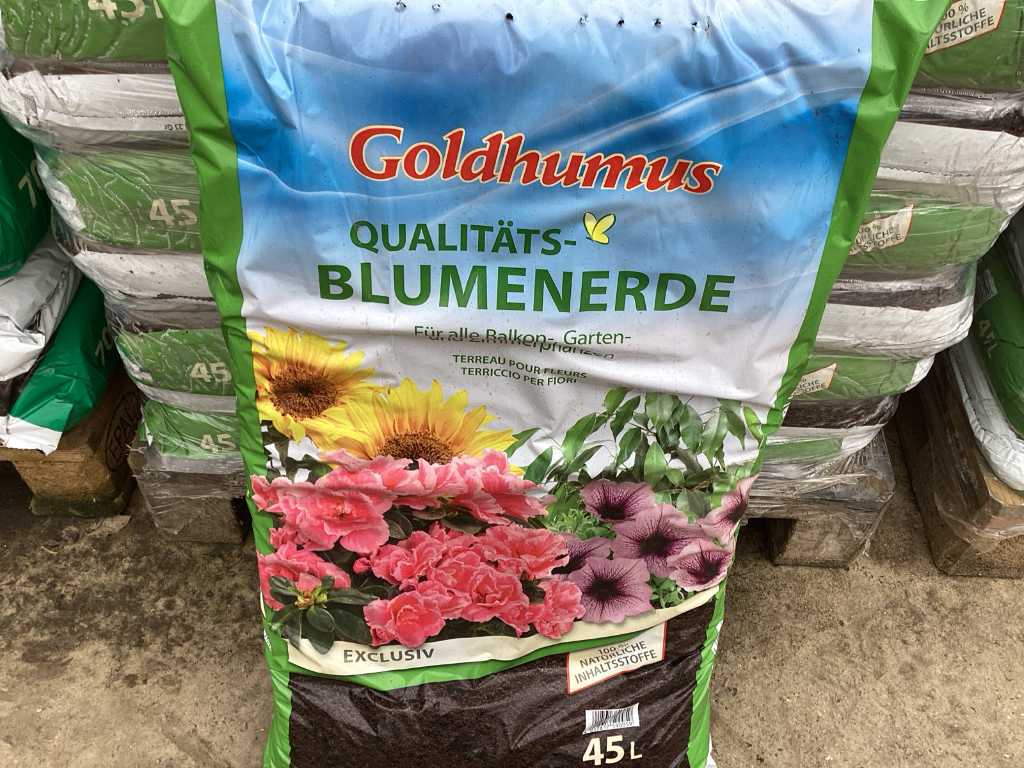 10 bags of potting soil of 45 litres