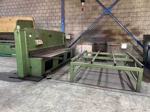 1964 EHT TSH 3050x10 cisaillement guillotine v.v. Table d’entrée 2500x2000mm