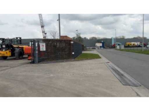 57ea8115-dd41-42d8-a06c-0a281271174b.mp4