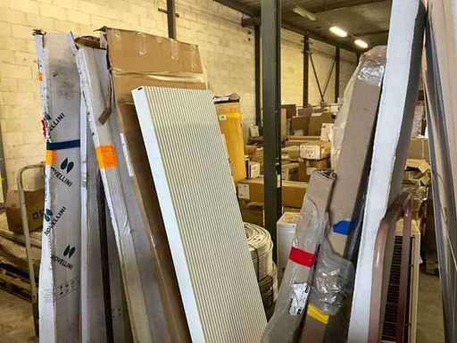 Vari radiatori e pareti doccia (13x)