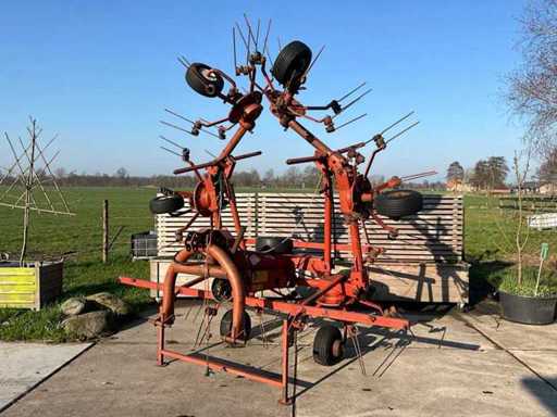 Kuhn GF 6000 MH tedder
