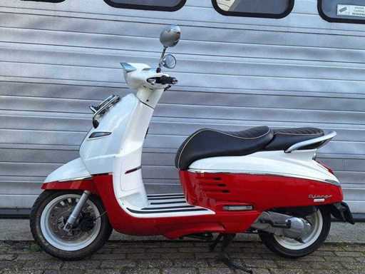 Peugeot Django 45 km Moped-Viertakter
