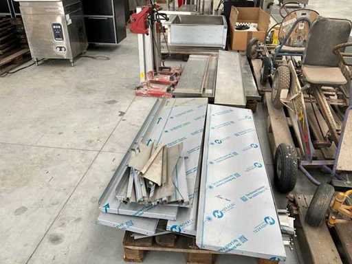 Table de travail en acier inoxydable + étagères de fête