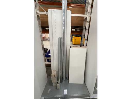 Möbelpaneele und Befestigungen (29x)