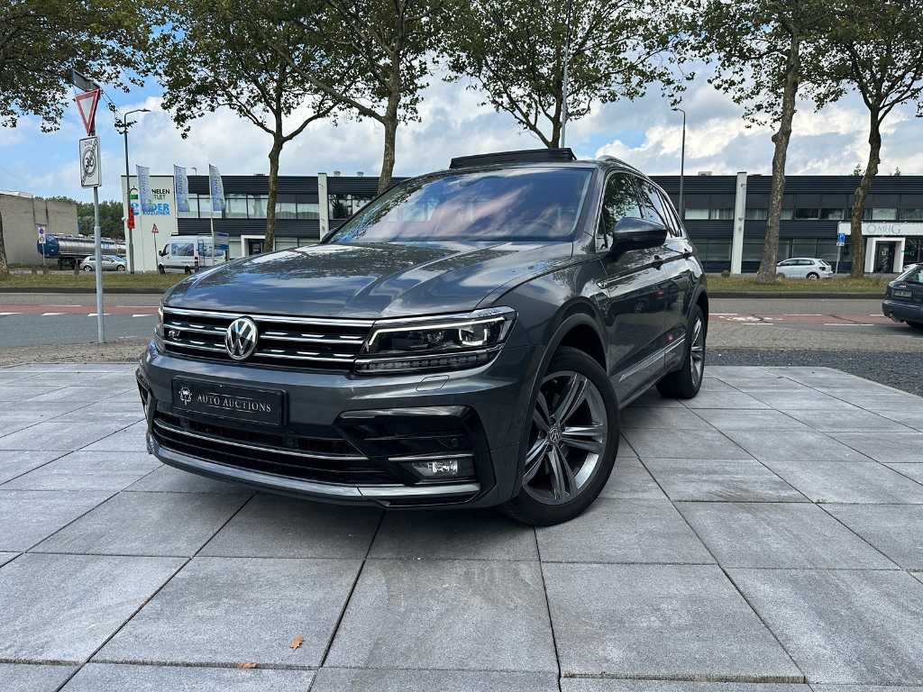 Volkswagen Tiguan 2.0 TSI 4Motion R-Line 230PS Automatik 2019 Panoramadach Head-up-Kamera Adaptive Cruise 19"Inch