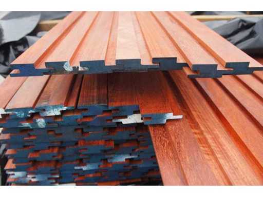 25.30 m² Padouk cladding