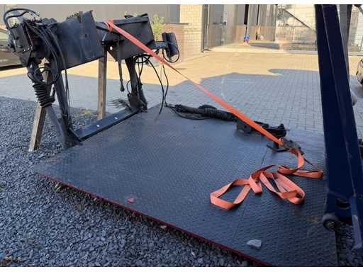 2005 Dhollandia Laadklep vrachtwagen