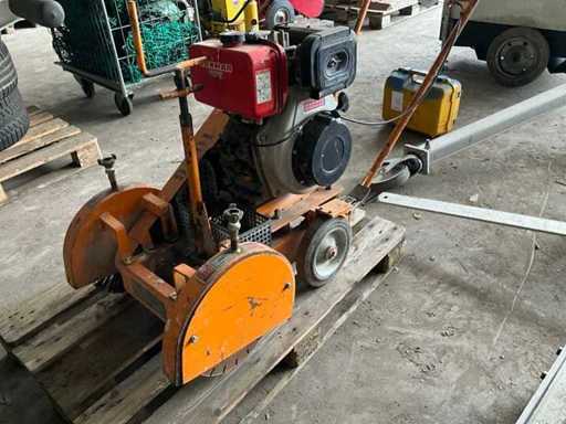 Breining Concrete Saw