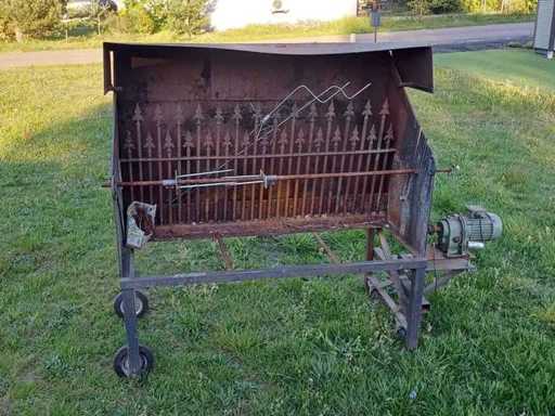 Charre/construction de barbecue pour la broche