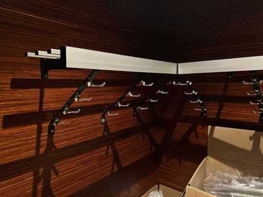 Porte-manteau en aluminium