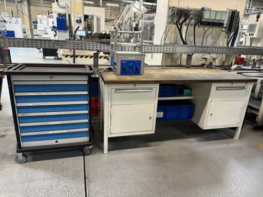   Chariot à outils + établi