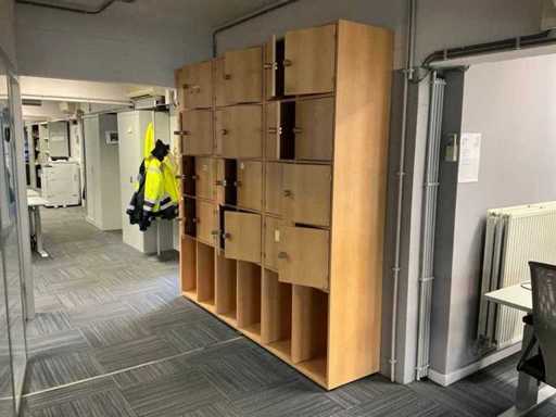 Casier/meuble de rangement en bois