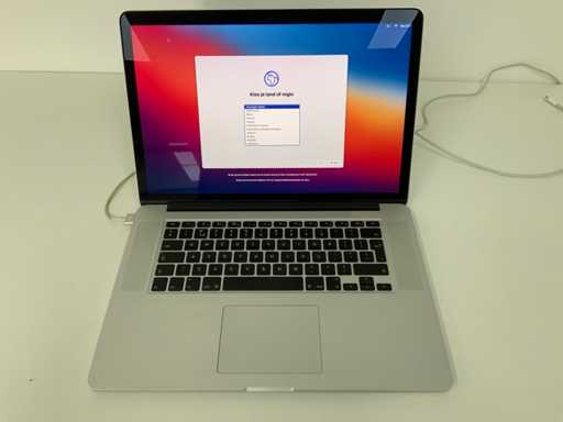 Apple A1398 15-calowy laptop MacBook Pro MJLT2N/A