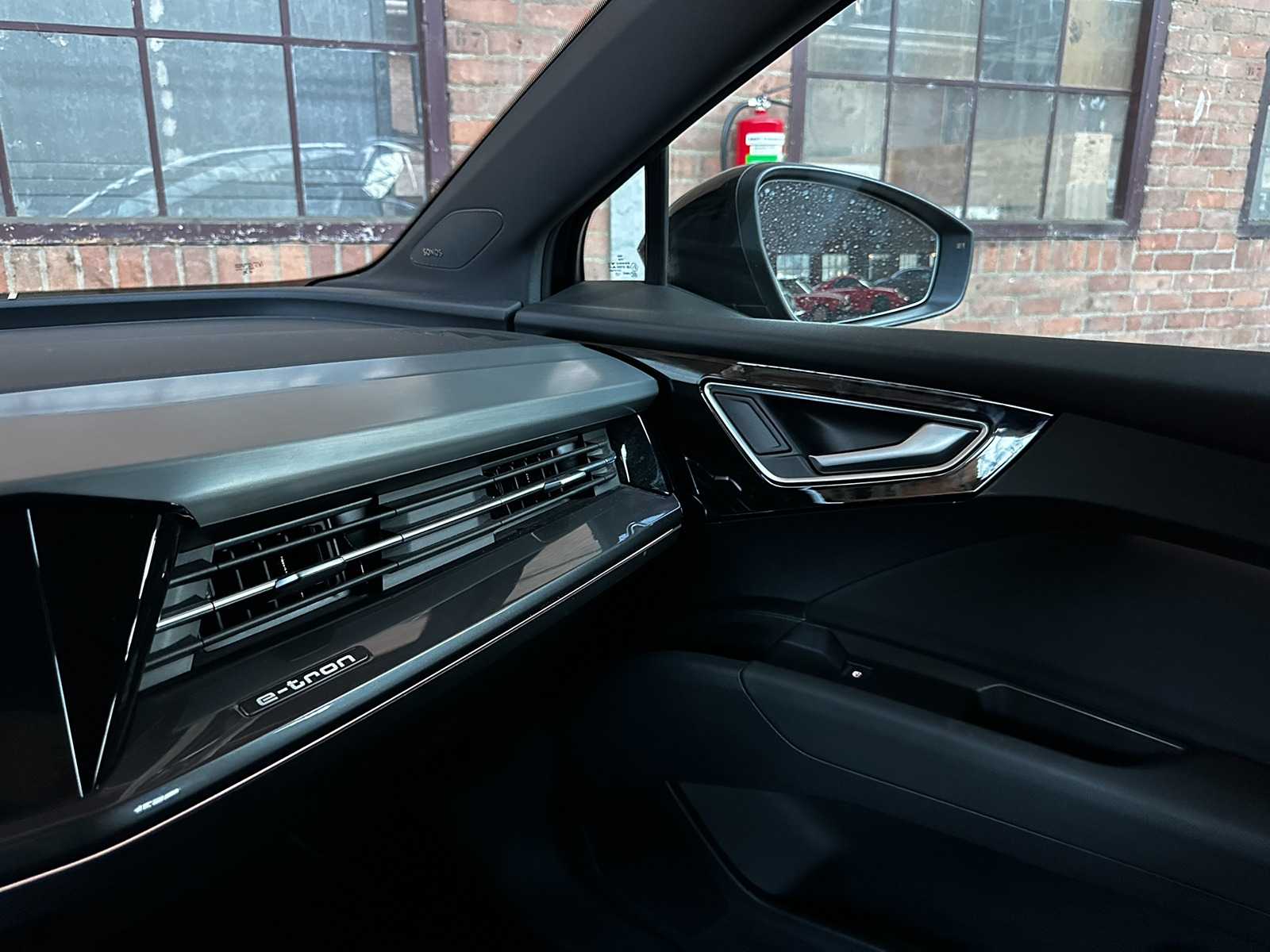 Audi Q4 e-tron 50 quattro Launch Edition S Competition 77 kWh 299pk 2022 (Original Dutch + 1st owner), P-122-GB 