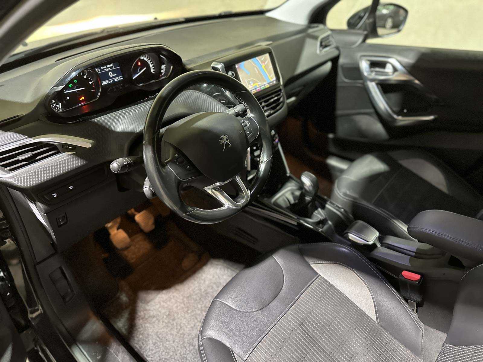 Peugeot 2008 1.2 PureTech Allure 110pk 2018 (Origineel-NL), RL-527-Z