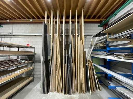 un lot de feuilles ; y compris HPL