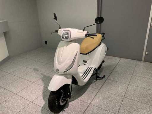 2022 Escoo Bayesa E-Scooter