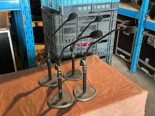 The T-Bone GM 5212 Zwanehals microfoon met statief