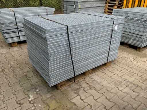 Steel slatted floor 1400x880mm (26x)