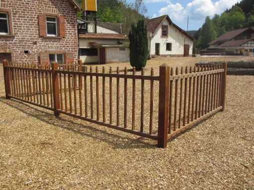 DIY oak fence – handmade, rustic, new & unbuilt