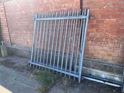 Double swing gate