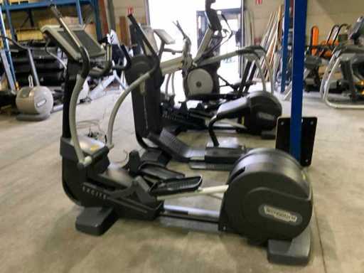 Technogym Excite synchro visioweb Crosstrainer
