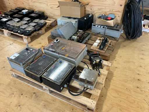 Partia materia?ów elektroinstalacyjnych