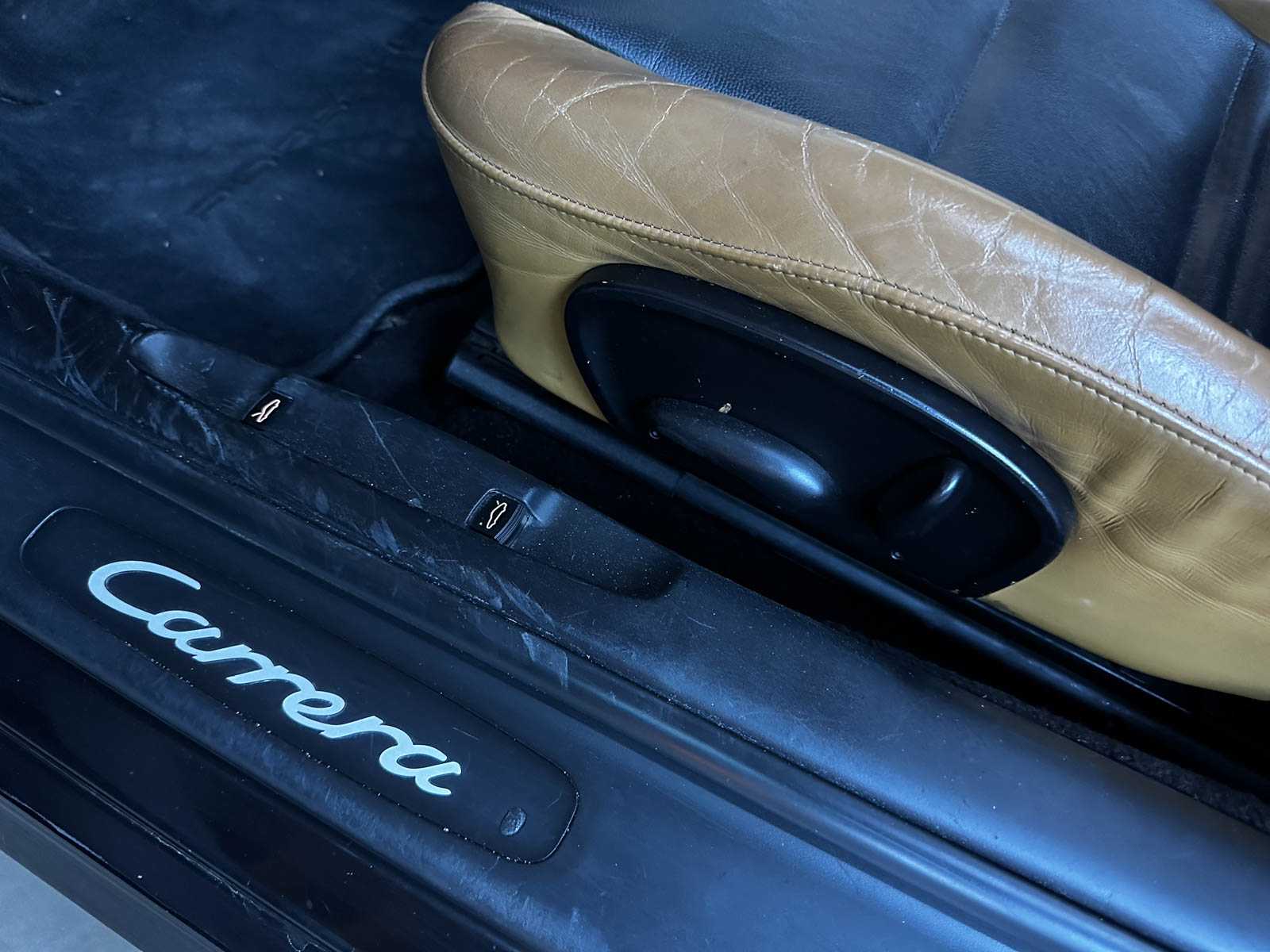 Porsche 911 Carrera Cabriolet 3.6 996 320pk 2004 HANDGESCHAKELD -Youngtimer-