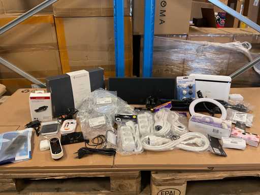 Un lot de diverse electronice