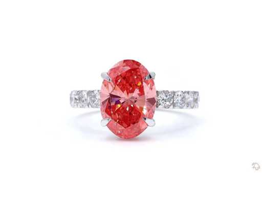 Inel din aur alb de 18 carate cu 4,49 ct. diamant