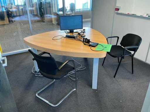 Table de conférence + chaise (2x)