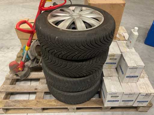 Renault capturează anvelope de iarnă cu jante 185/60r15 (4x)