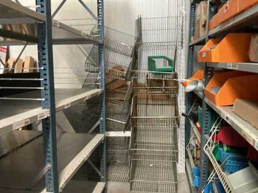 Batch of wire baskets