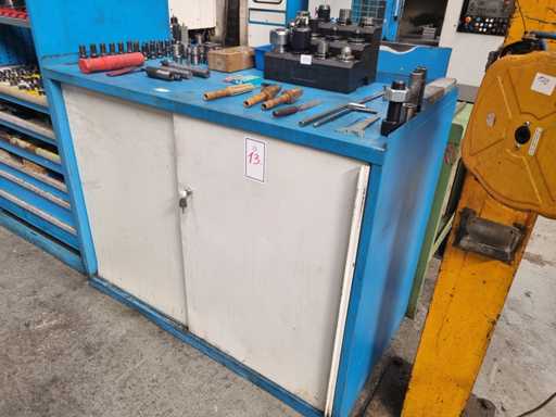 BT 40 Werkzeughalterschrank, Fräser & Zubehör