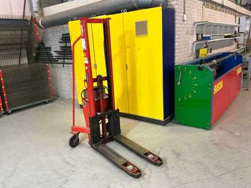 Electric pallet truck
