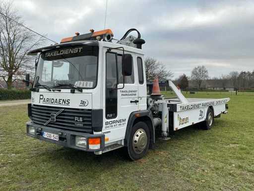 1990 Volvo FL6 Turbo-Abschleppwagen mit Kran