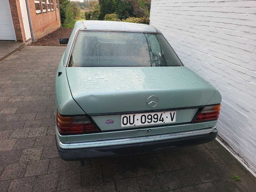 Mercedes - W 124 - 300 D - Oldtimer