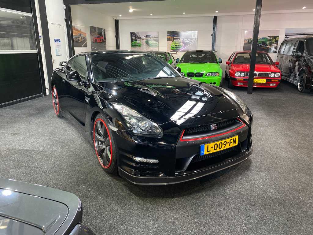 Nissan GT-R 3.8 V6 Automatic 2019, L-009-FN