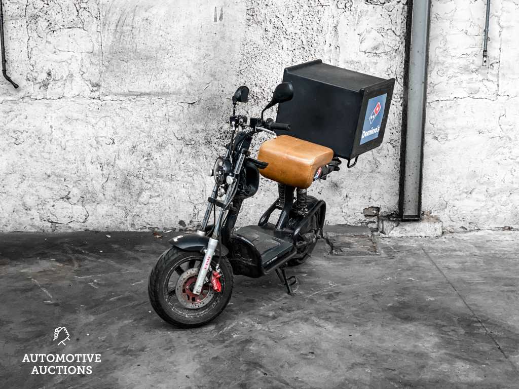 Elektryczny skuter motorowerowy Holender PRO 45 2021, FHD-81-K