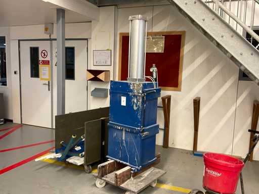 Pneumatische balenpers