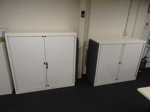 Armadio a porta a ruvola (2x)