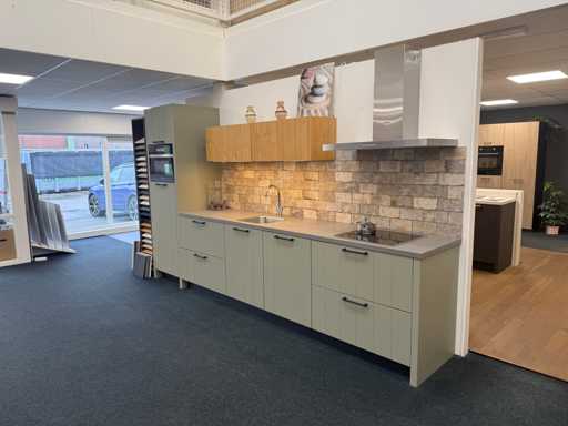 Rotpunkt - Showroomkeuken