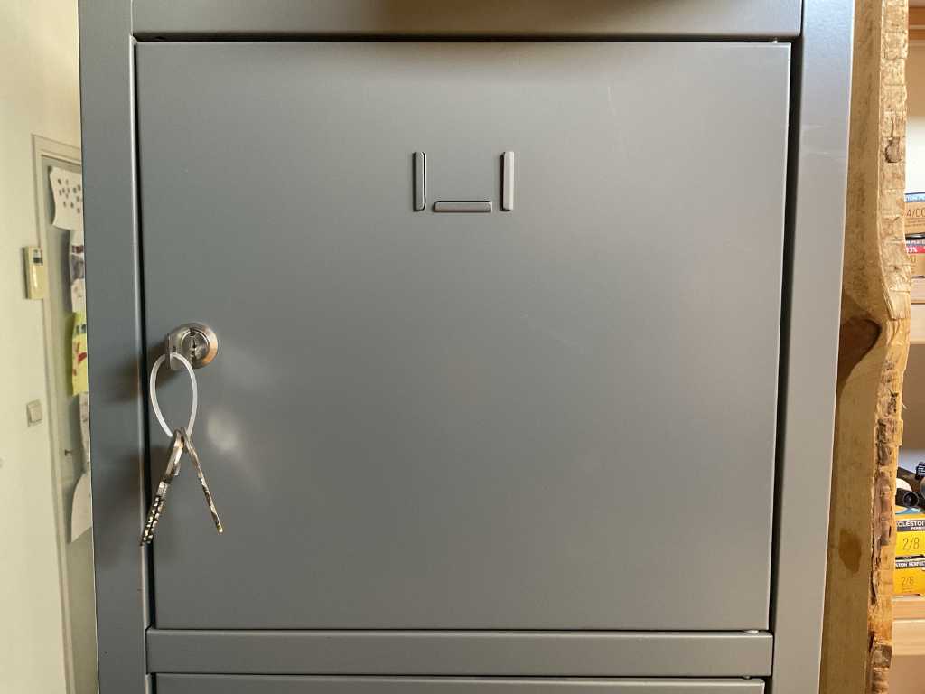 Locker cabinet (c)
